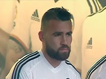 Otamendi, durante su presentación Otamendi, durante su presentación