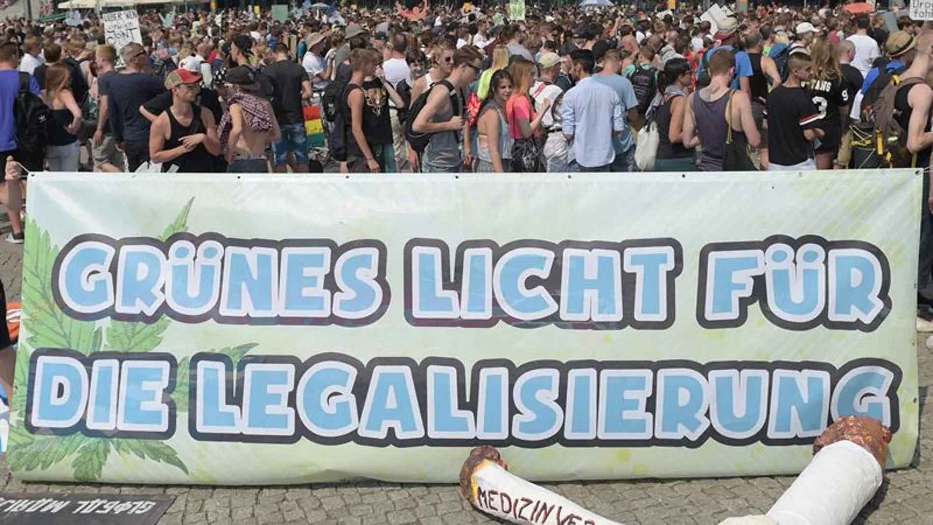 Miles de personas piden la legalización de la marihuana en Berlín Miles de personas piden la legalización de la marihuana en Berlín