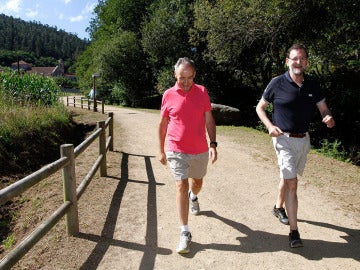 Rajoy recorre la Ruta da Pedra e da Auga