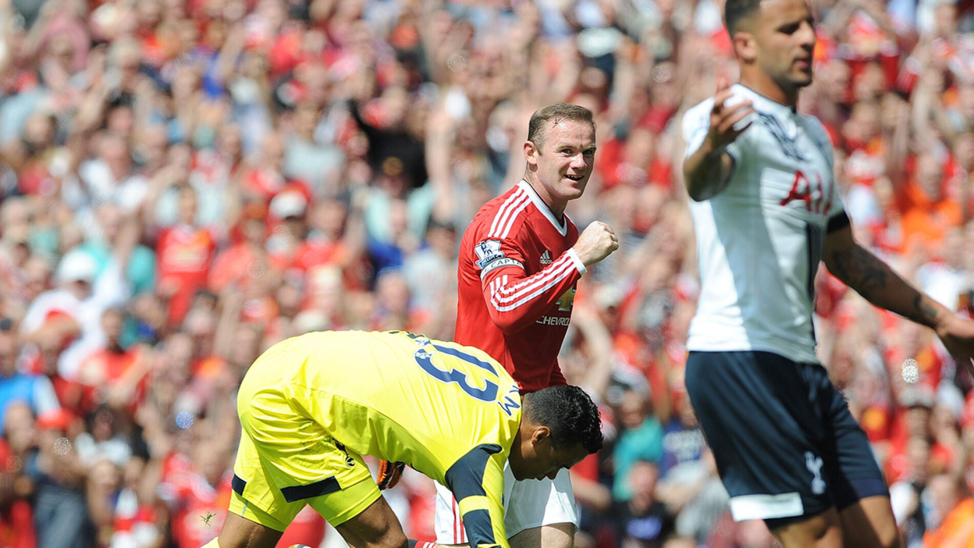 Rooney celebra el primer gol de la Premier League