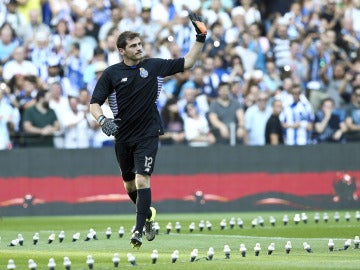 Iker Casillas, durante su presentación con el Oporto