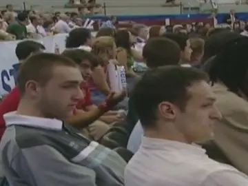Jugaodores del Real Madrid de baloncesto con paperas Jugaodores del Real Madrid de baloncesto con paperas