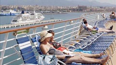 Canarias y Baleares acaparan la mitad del tr&aacute;fico de cruceros