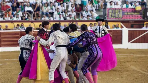 Momento de la cogida de Francisco Rivera en Huesca Momento de la cogida de Francisco Rivera en Huesca