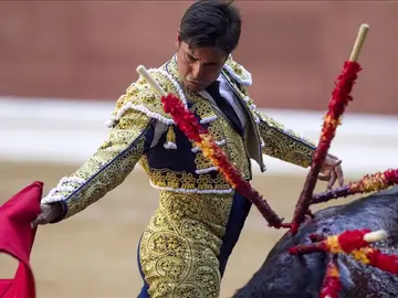 Rivera Ordóñez, herido por su segundo toro en Huesca Rivera Ordóñez, herido por su segundo toro en Huesca
