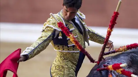 Rivera Ordóñez, herido por su segundo toro en Huesca Rivera Ordóñez, herido por su segundo toro en Huesca