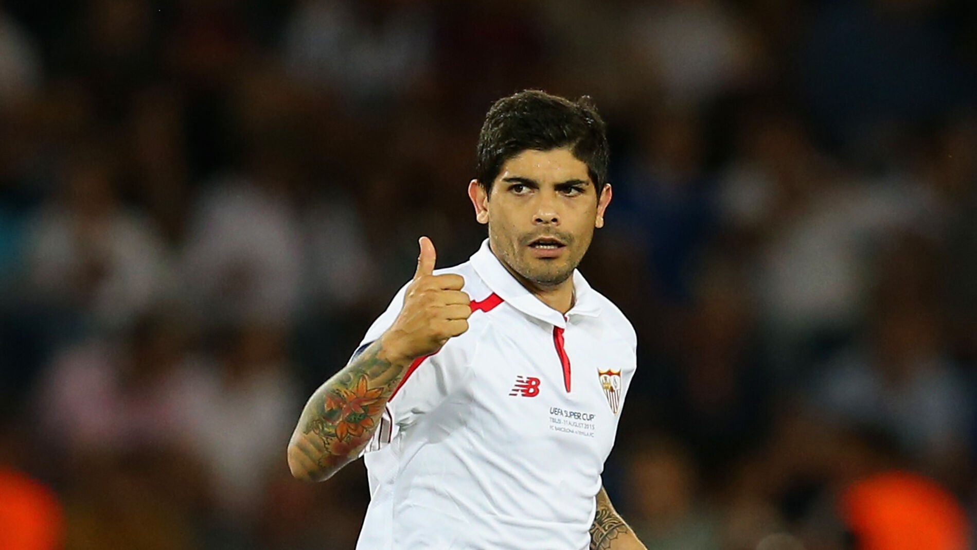 Banega celebra un gol con el Sevilla