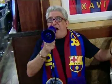 Frame 43.677792 de: Los aficionados del Sevilla y del Barça disfrutaron de una noche mágica Frame 43.677792 de: Los aficionados del Sevilla y del Barça disfrutaron de una noche mágica