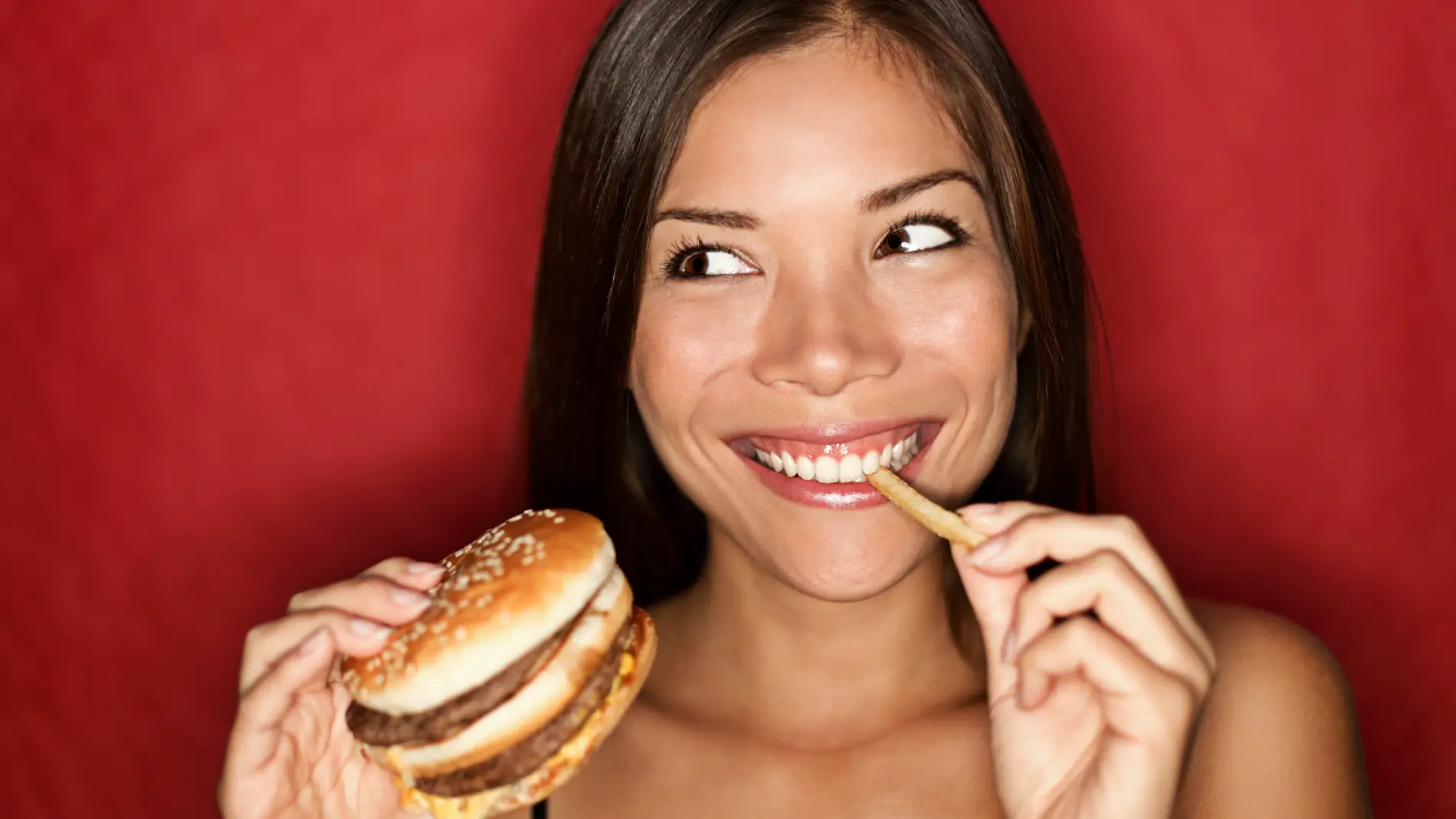 Ensalada César y otros alimentos menos sanos que una hamburguesa