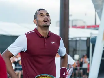 Kyrgios, con la mirada perdida Kyrgios, con la mirada perdida