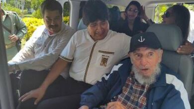 Fidel Castro reaparece en el escenario público en su 89 cumpleaños
