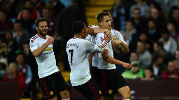 El Manchester United celebra el gol de Januzaj