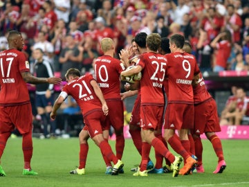 Los jugadores del Bayern celebran un gol