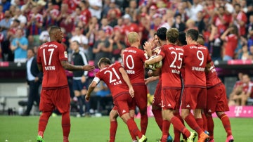 Los jugadores del Bayern celebran un gol