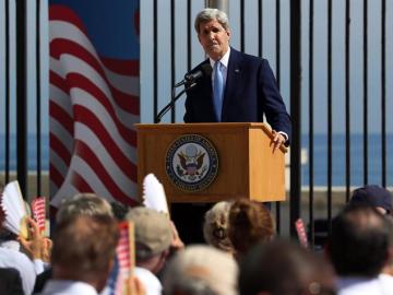 John Kerry en la ceremonia de reapertura de la embajada en la Habana