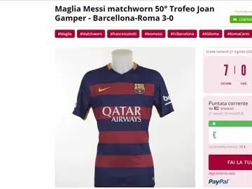 La Roma subasta la camiseta que Messi dio a Totti La Roma subasta la camiseta que Messi dio a Totti