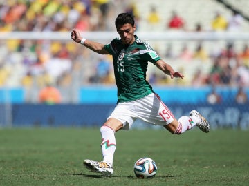 Héctor Moreno, en un partido con México