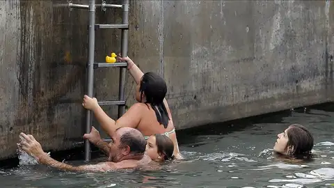 Patitos de goma en las fiestas de Sagunto Patitos de goma en las fiestas de Sagunto