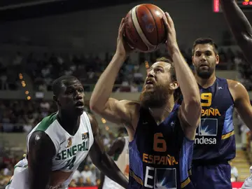 Sergio Rodríguez lanza a canasta Sergio Rodríguez lanza a canasta