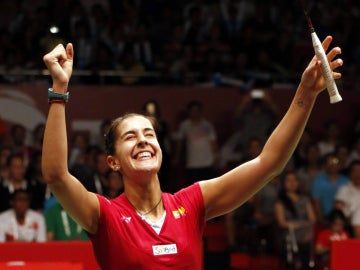 Carolina Marín celebra su Mundial