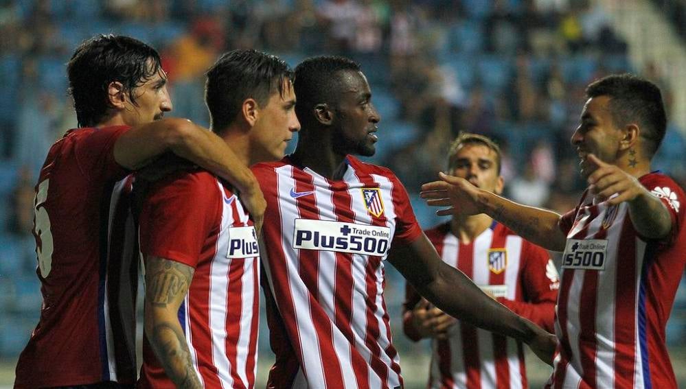 Jackson y Vietto celebran un gol