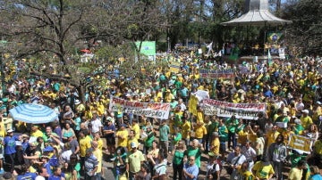 Cientos de miles de manifestantes en Belo Horizonte (Brasil)