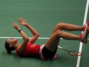 Carolina Marín celebra su segundo campeonato del mundo Carolina Marín celebra su segundo campeonato del mundo