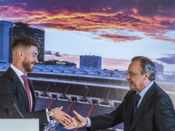Florentino Pérez saluda a Ramos