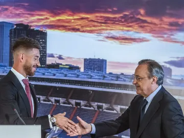 Florentino Pérez saluda a Ramos Florentino Pérez saluda a Ramos