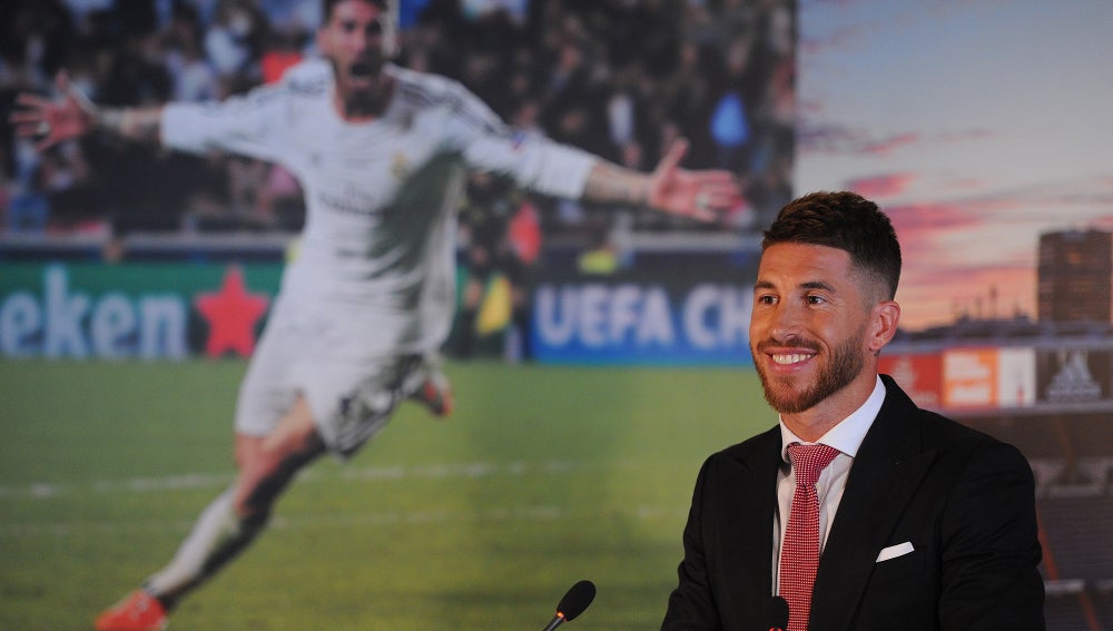 Sergio Ramos en su acto de renovación