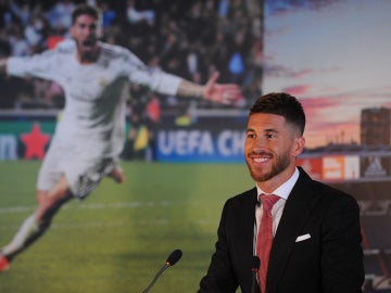 Sergio Ramos en su acto de renovación