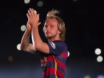 Rakitic no entiende la expulsión de Piqué Rakitic no entiende la expulsión de Piqué