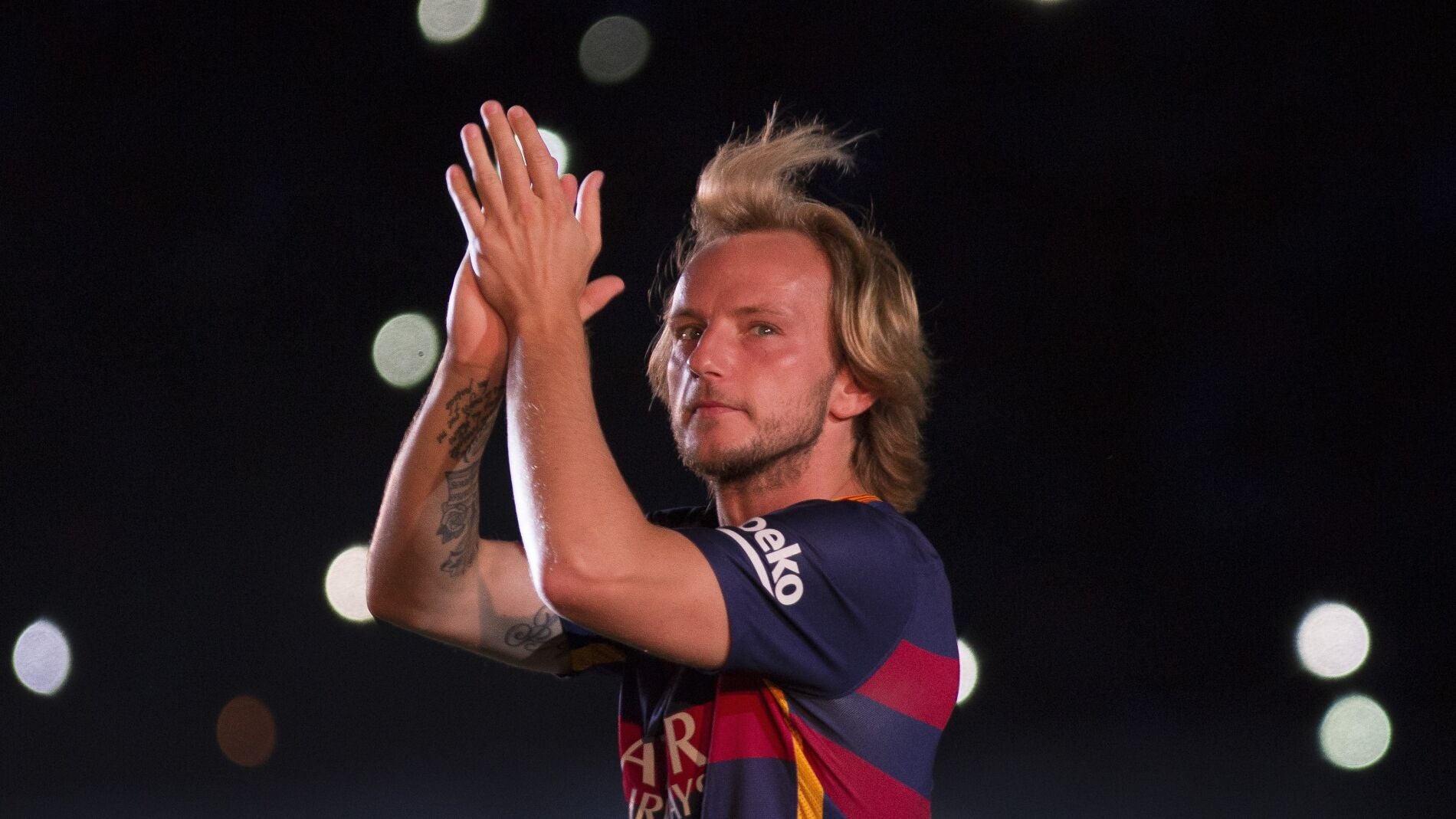 Rakitic no entiende la expulsi&oacute;n de Piqu&eacute;