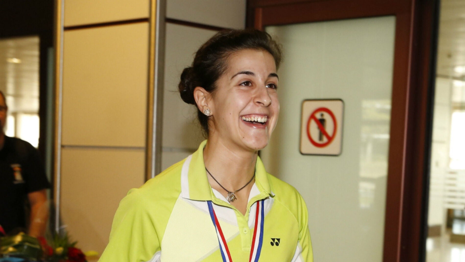 Carolina Mar&iacute;n, llegando al aeropuerto