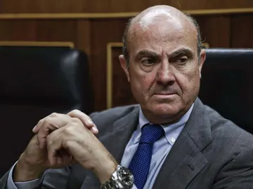 El ministro de Economía, Luis de Guindos, durante el pleno del Congreso El ministro de Economía, Luis de Guindos, durante el pleno del Congreso