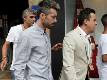 Luisinho, saliendo de las oficinas del Deportivo de la Coruña Luisinho, saliendo de las oficinas del Deportivo de la Coruña