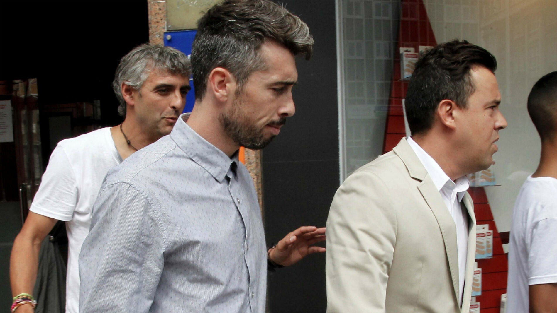 Luisinho, saliendo de las oficinas del Deportivo de la Coru&ntilde;a