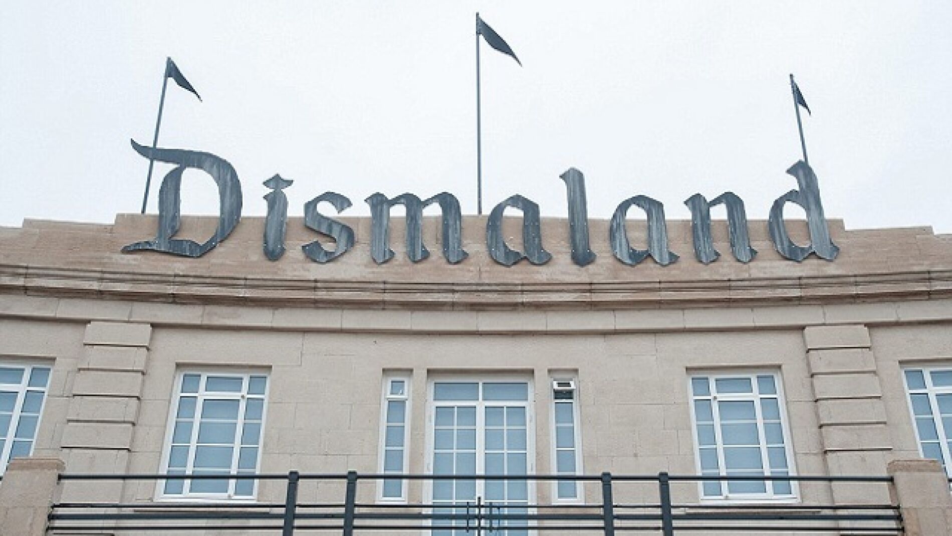 Dismaland, el parque tem&aacute;tico de Banksy