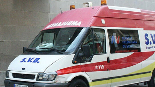 Imagen de archivo de una ambulancia de la Comunidad Valenciana