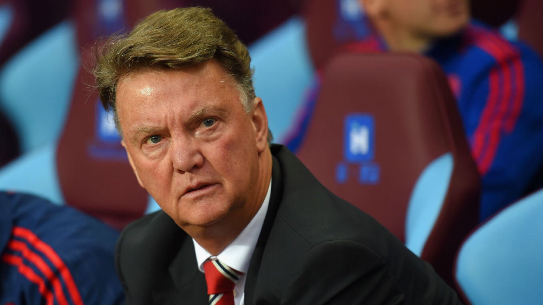 Van Gaal, en el banquillo durante un partido con el United