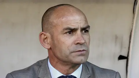 Paco Jémez, pensativo en el banquillo Paco Jémez, pensativo en el banquillo