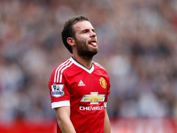 Mata se lamenta en el encuentro ante el Newcastle