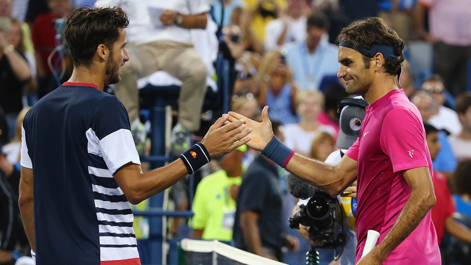 Roger Federer vence a Feliciano L&oacute;pez