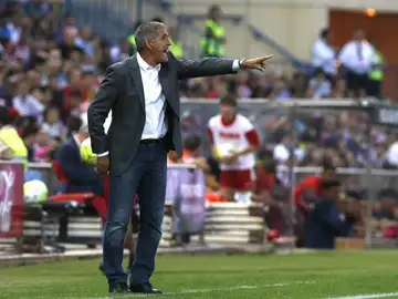 El entrenador de la Unión Deportiva Las Palmas, Paco Herrera El entrenador de la Unión Deportiva Las Palmas, Paco Herrera
