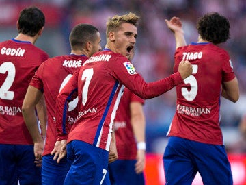 Griezmann celebra su gol con el Atlético