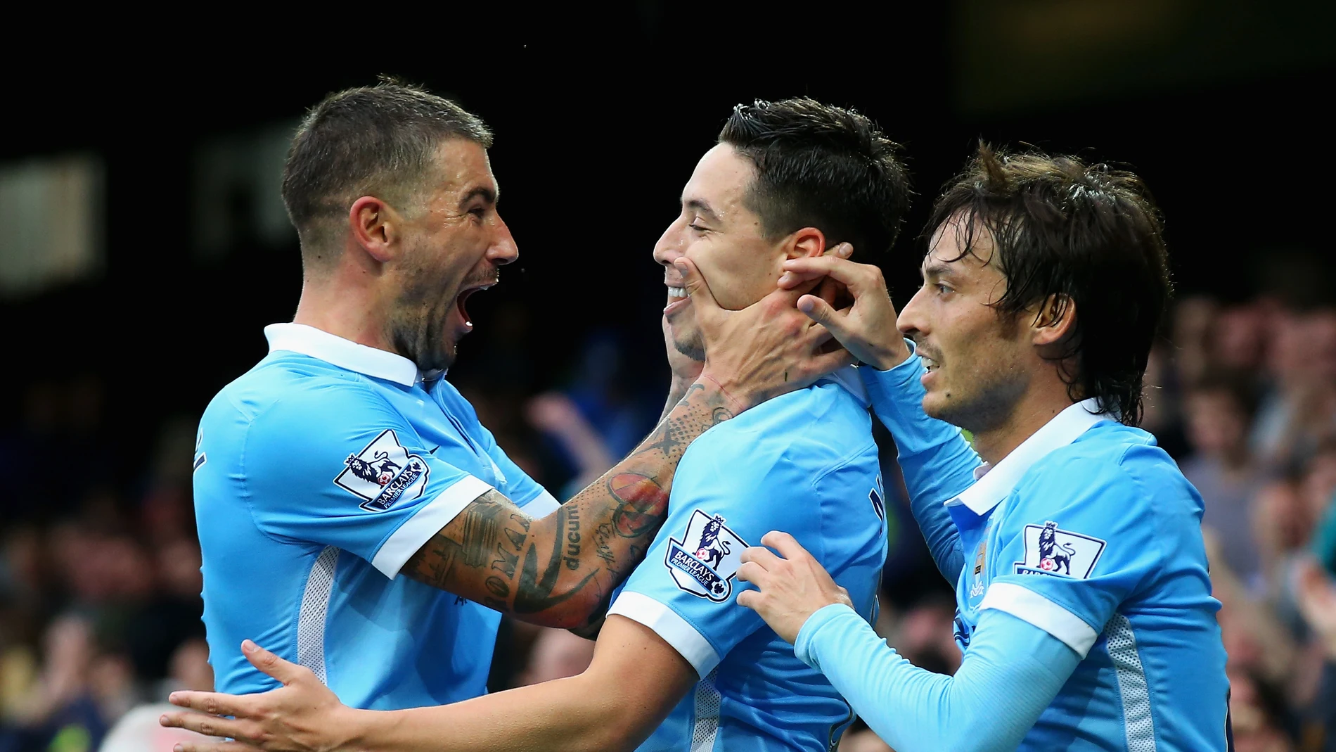 Samir Nasri, Aleksandar Kolarov y David Silva celebrando el gol Samir Nasri, Aleksandar Kolarov y David Silva celebrando el gol