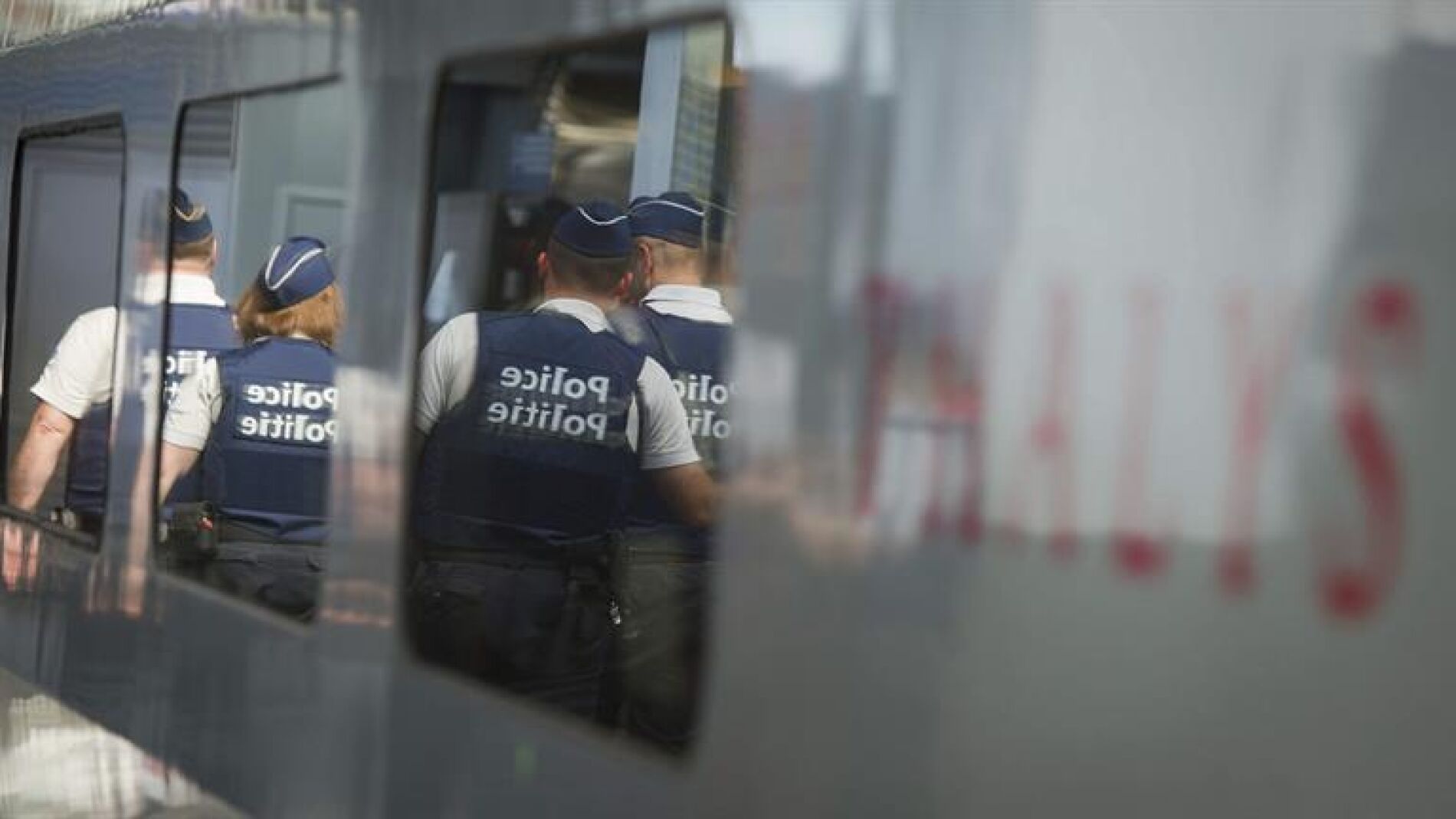 Polic&iacute;a en el tren de Francia
