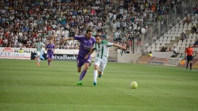 El Córdoba golpea primero en su regreso a Segunda