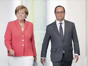 Angela Merkel y François Hollande tras reunirse en Berlín Angela Merkel y François Hollande tras reunirse en Berlín