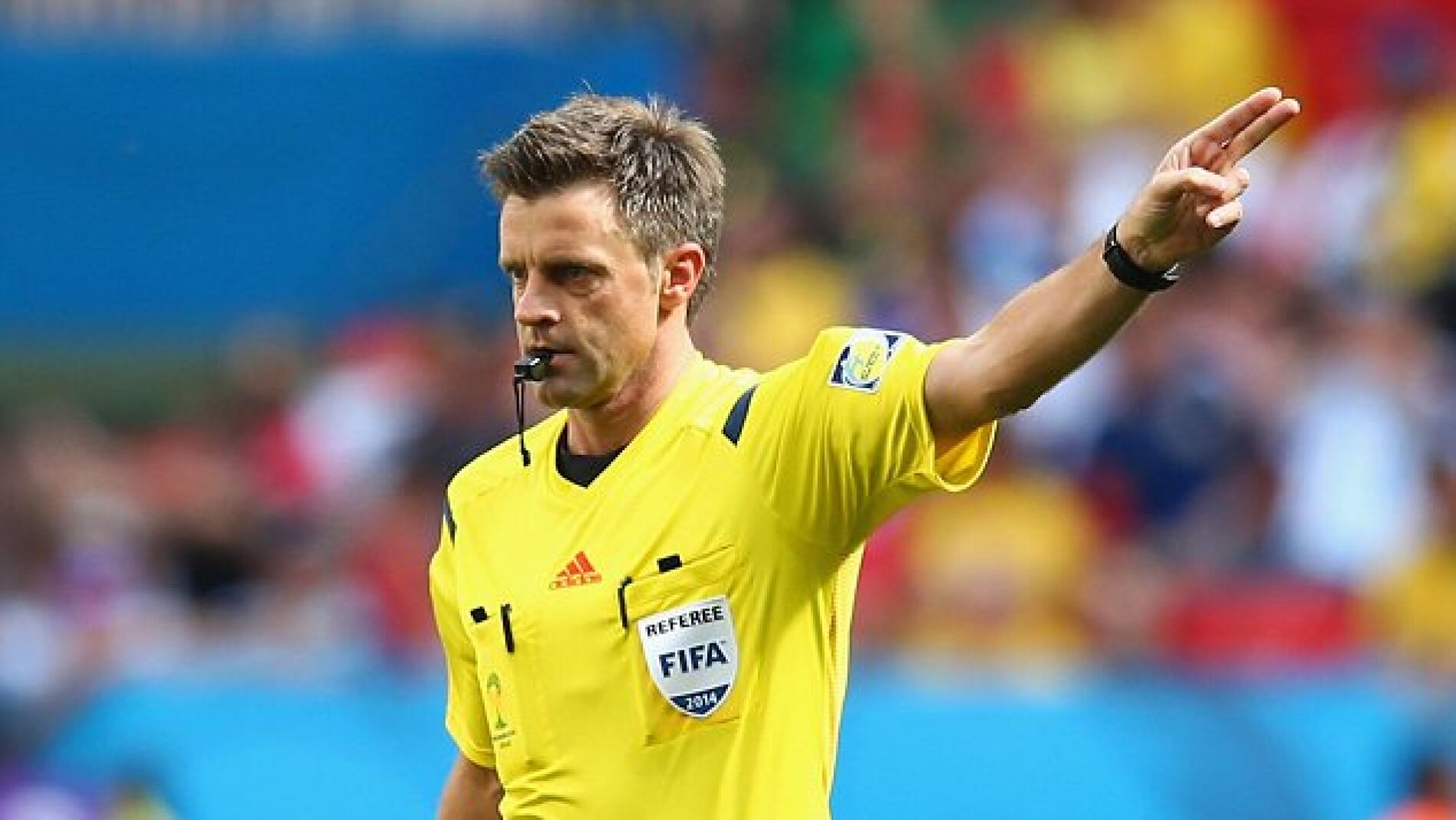 Nicola Rizzoli durante un partido